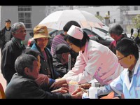 河源市和平县科协开展送医下乡活动