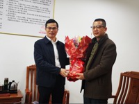 潮州市政府副市长邱焕华走访慰问专家人才
