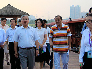 何真书记陪同汪光焘院士一行在穗考察调研