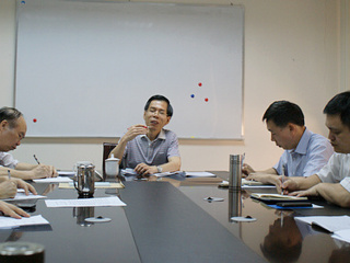 何真书记到省科技工作者服务中心调研