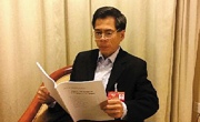 何真接受羊城晚报记者专访