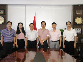 何真会见省社会政策研究会常务副会长兼秘书长黄乐庆一行