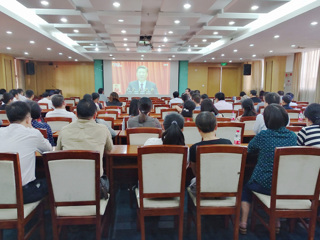 省科协集中收看党的十九大开幕式盛况