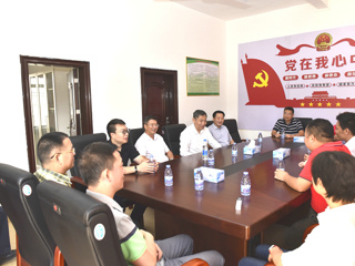 郑庆顺带队到湛江西塘村开展扶贫调研慰问活动