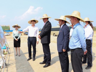 郑庆顺同志到阳西考察