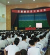 科普专家鼓励中学生做一个有创造力的人