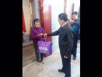 汕尾市科协到精准扶贫村开展“母亲邮包”赠送活动