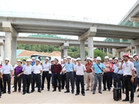 茂名市公路工程学会组织人员到云茂高速公路观摩交流