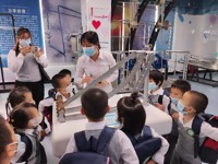 河源市新南联幼儿园师生到市科技馆开展社会实践活动