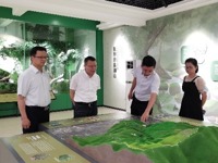 肇庆市科协领导到全国科普教育基地 ——鼎湖山国家级自然保护区调研