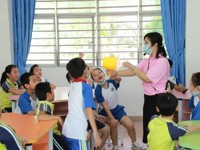 “流动科学馆”走进东莞市长安镇金沙小学