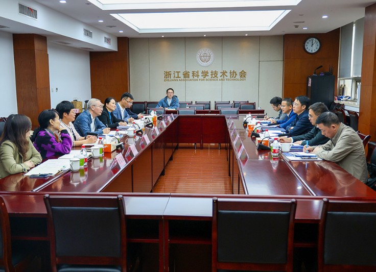 成洪波带队赴上海、浙江考察交流