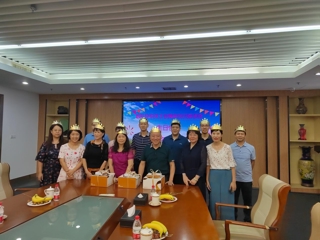 省科协工会组织会员过集体生日