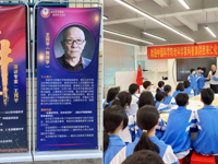 中科院老科学家进校园开展科普巡讲活动