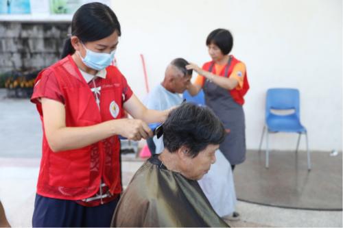 珠海市开展“‘益’起参与，让爱久久——99公益日便民服务进高新志愿活动”