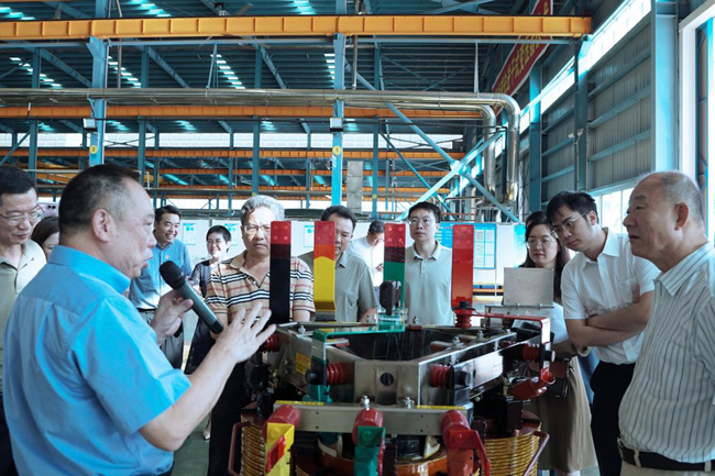 科技专家企业行共谋产业科技创新发展