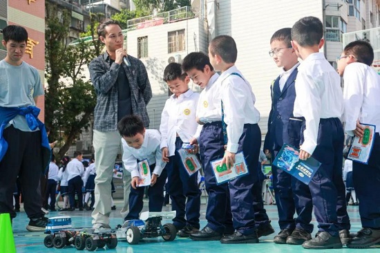 广州市越秀区积极推进辖内中小学配备科学副校长