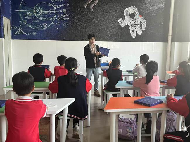 阳江市阳东区科技馆开展给小学生普及核电知识活动