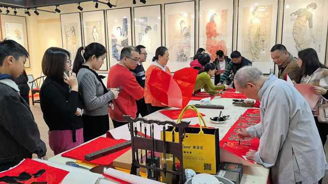 阳江市阳东区科普教育基地开展挥春主题活动